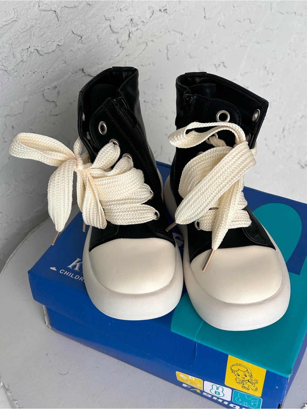 SHEIN Black and Cream High-Top Kids Sneakers